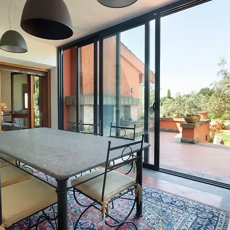 Villa In Via Della Marcigliana *